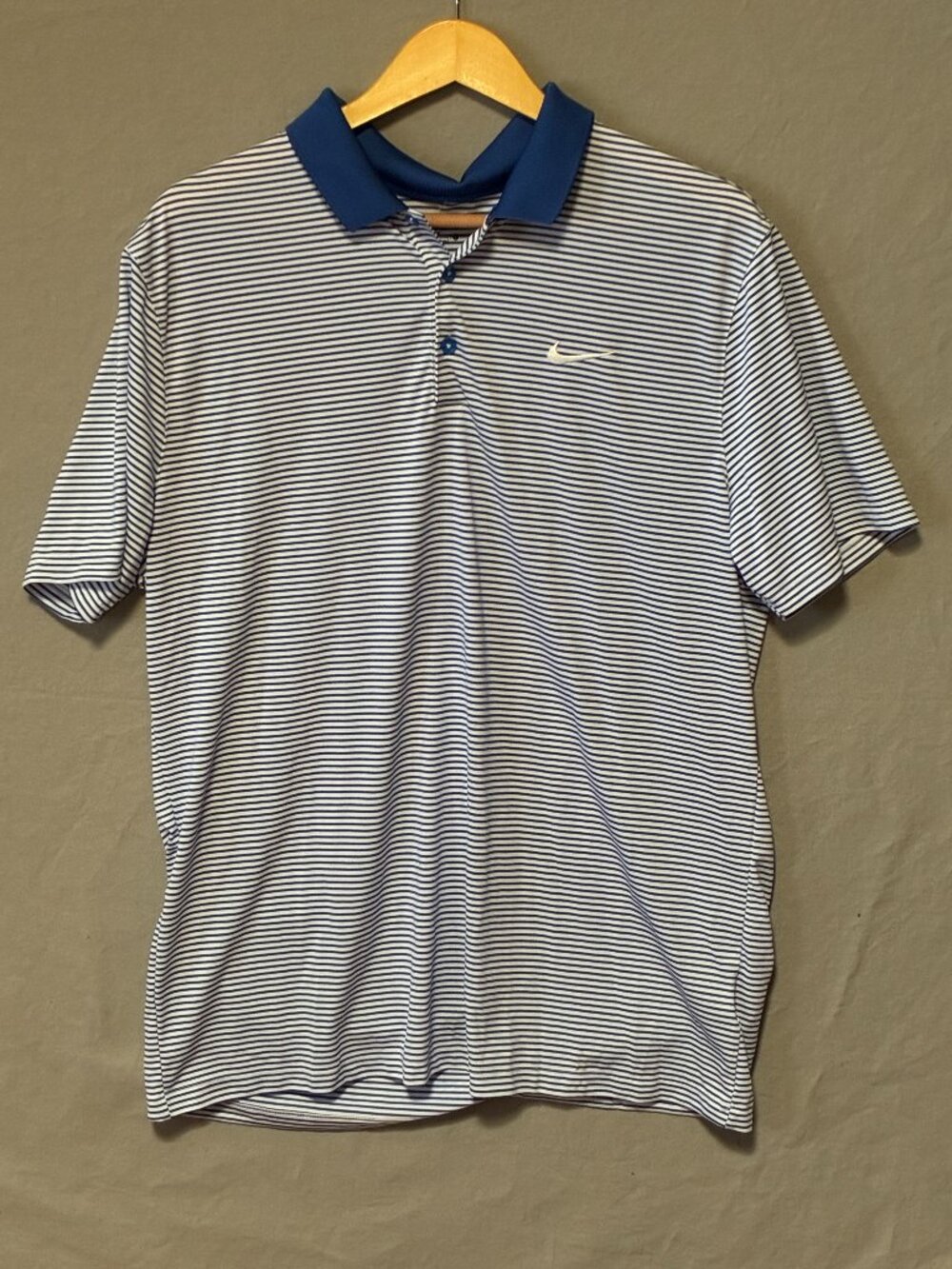 Nike Dri Fit Men’s Golf Polo Size Large Blue Stripe Athletic Business Casual